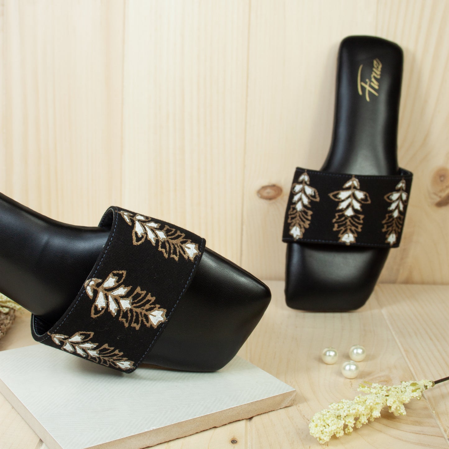 Tabassum (Black)
