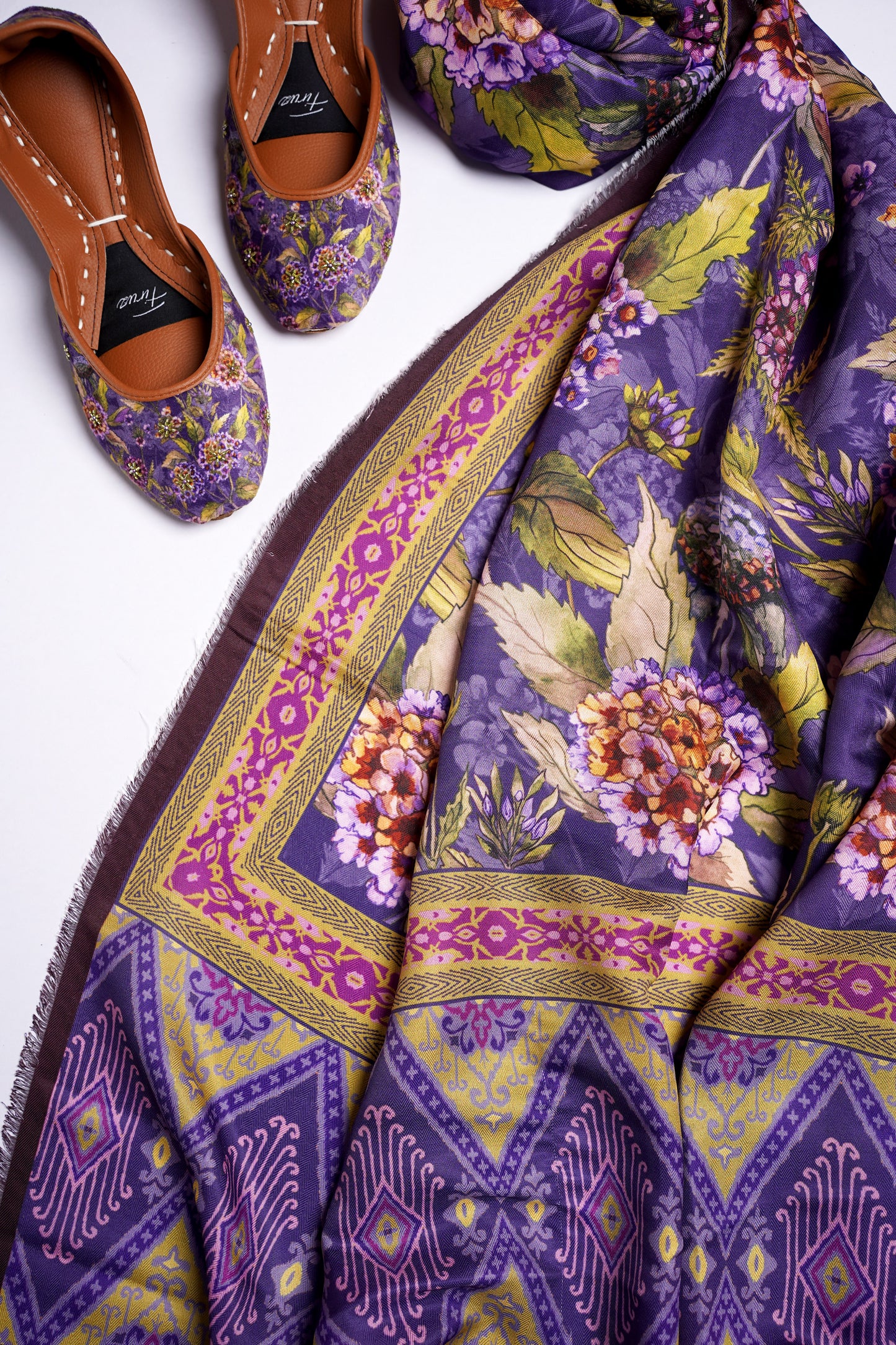 Crocus Dupatta