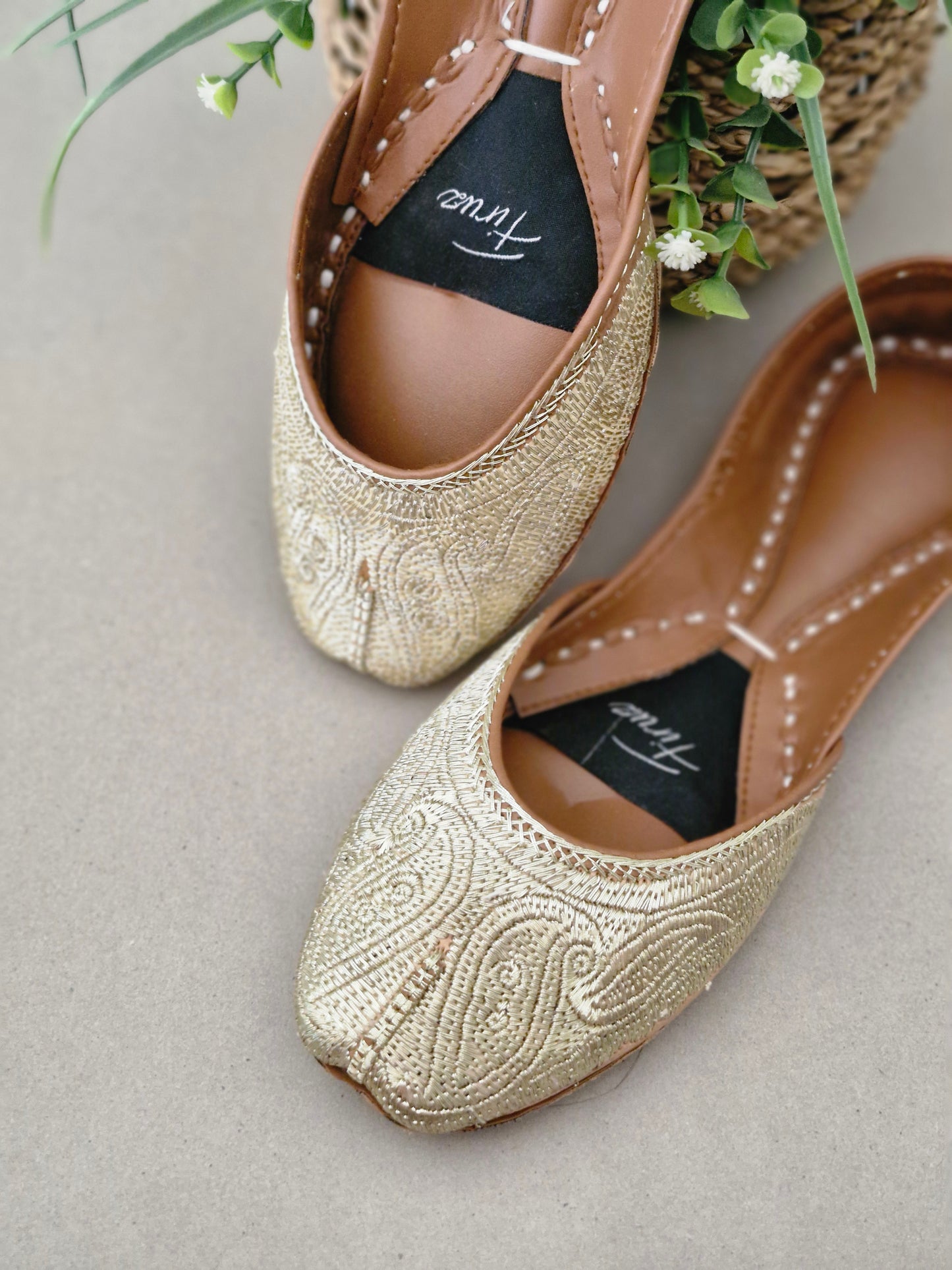 Shahkar Tilla (Golden)