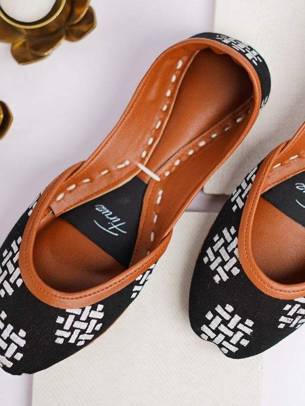 Taj (Black)