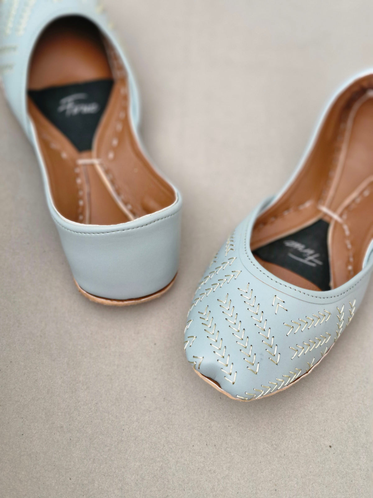 Uns (Powder Blue)