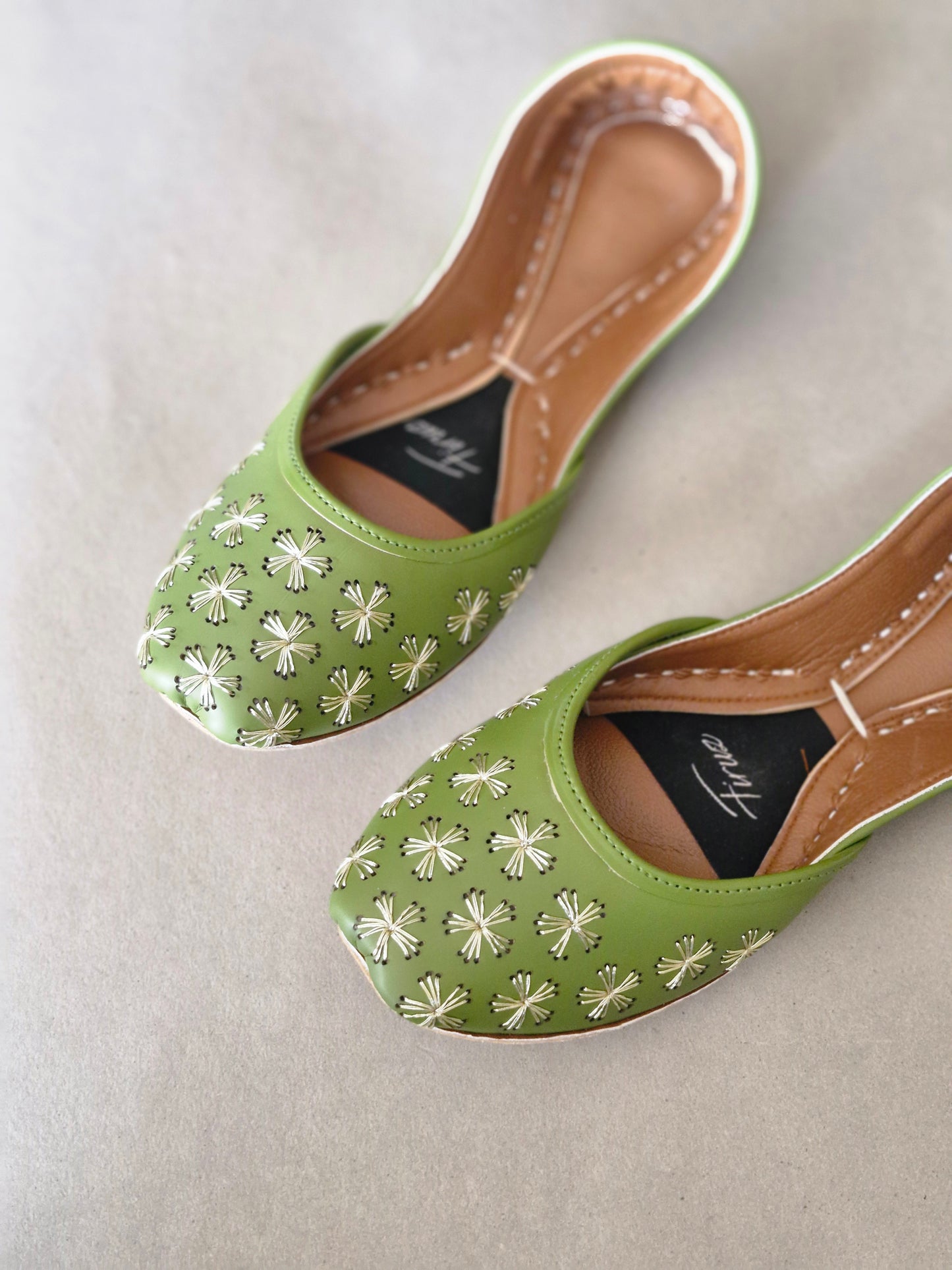 Ehsaas (Mehndi Green)