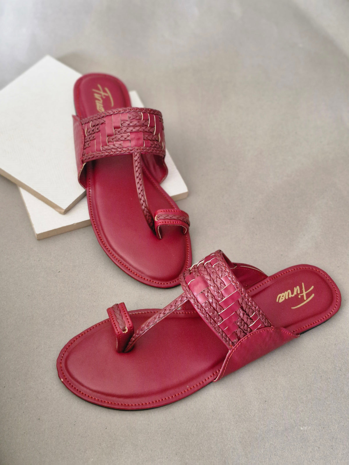 Sila (Red)