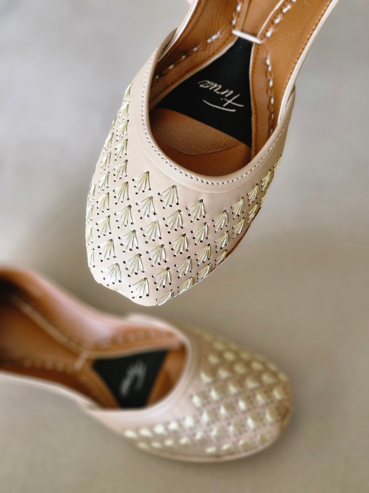 Fanaa (Beige)