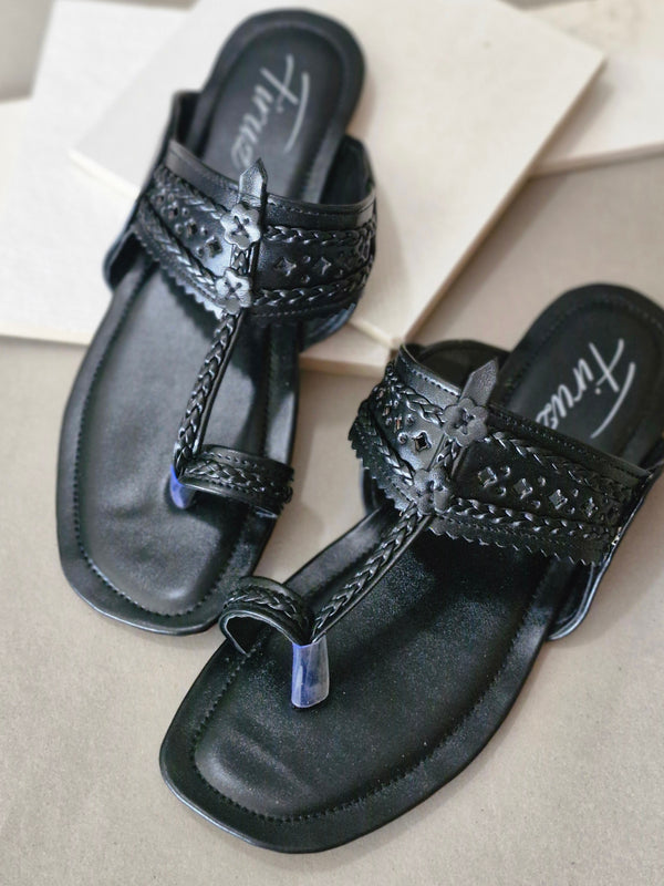 Sadaqat (Black)