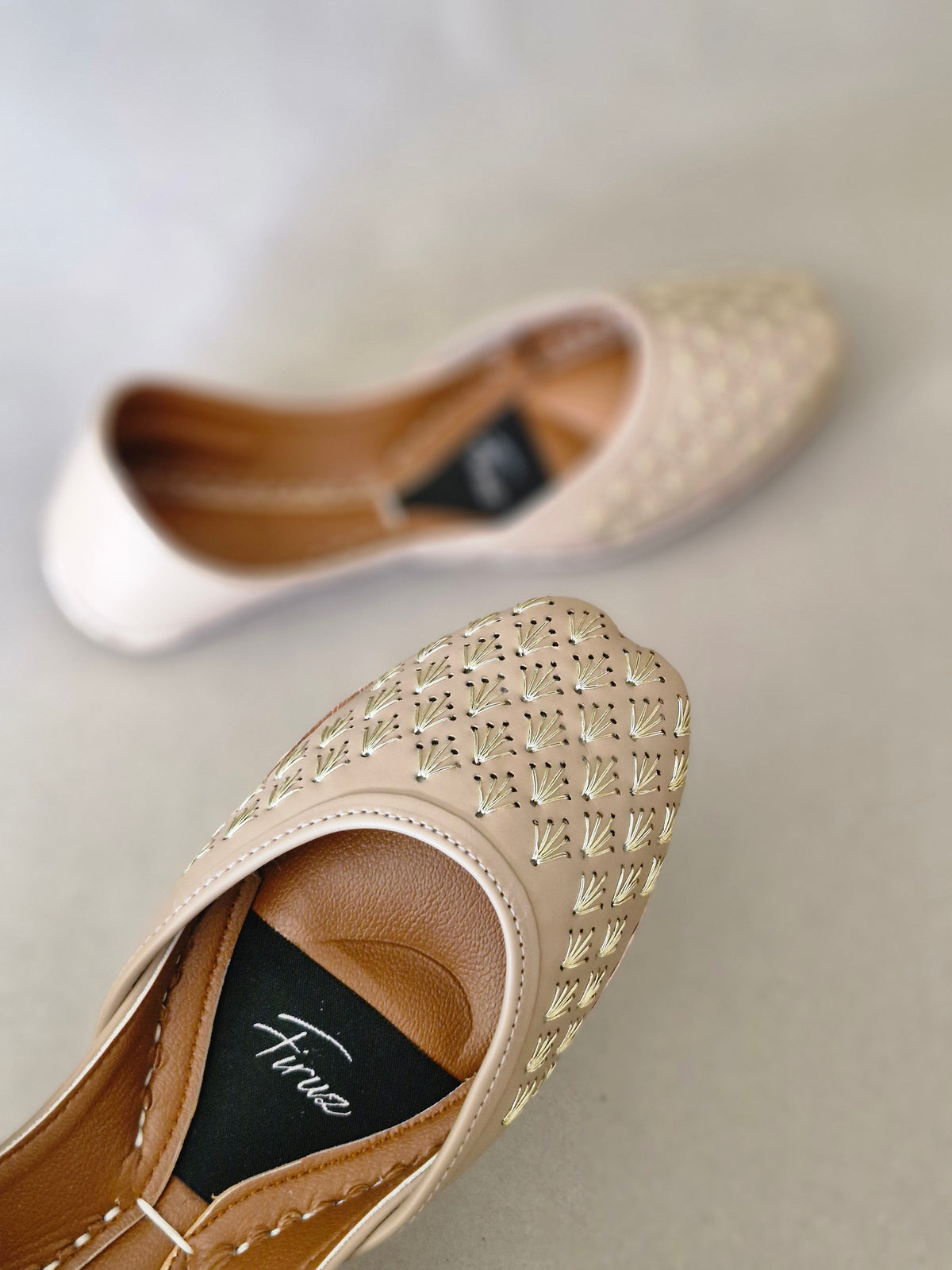 Fanaa (Beige)