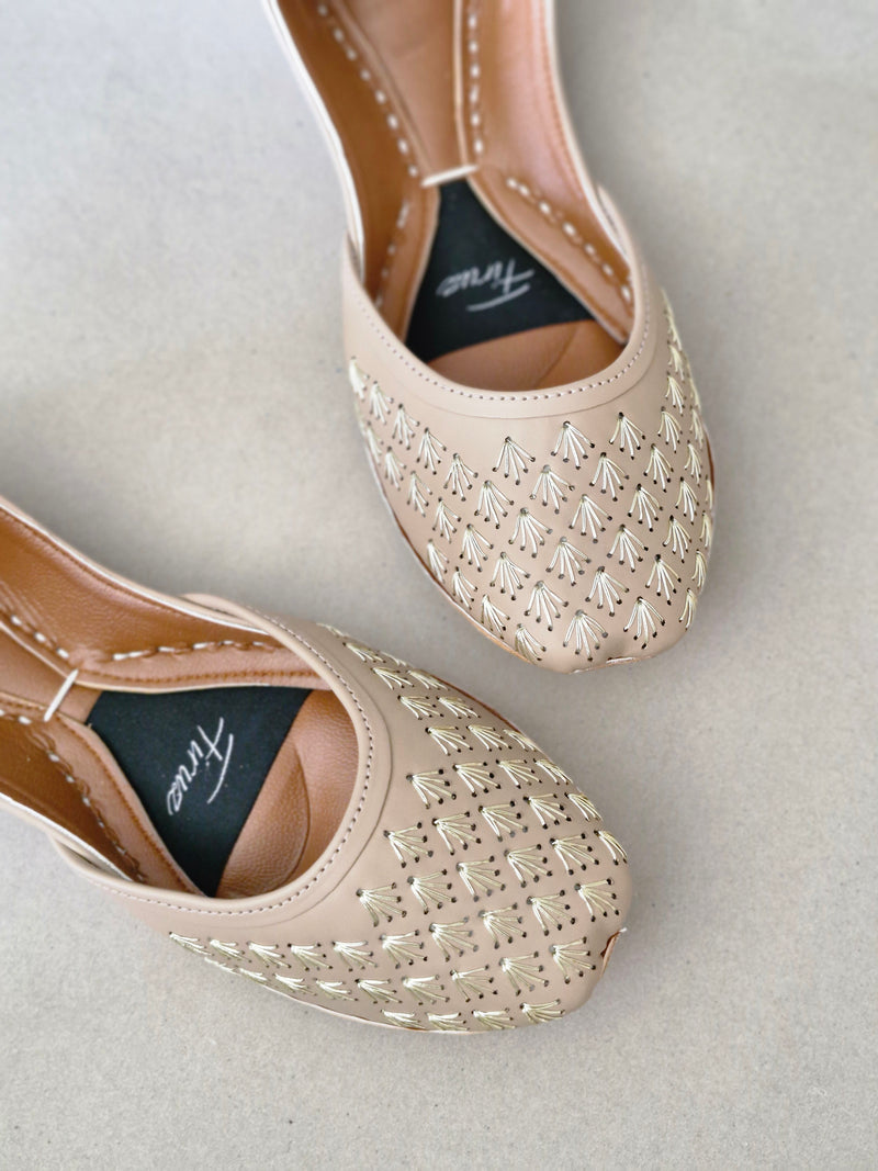 Fanaa (Beige)